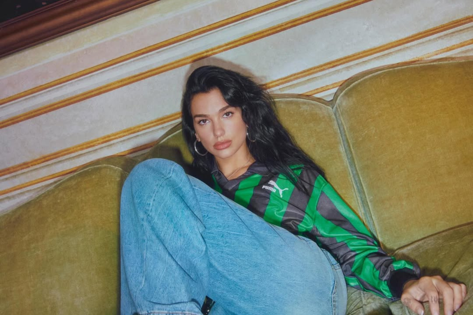 FIFA Core transforma jerseys vintage y códigos futboleros en una tendencia de moda contemporánea