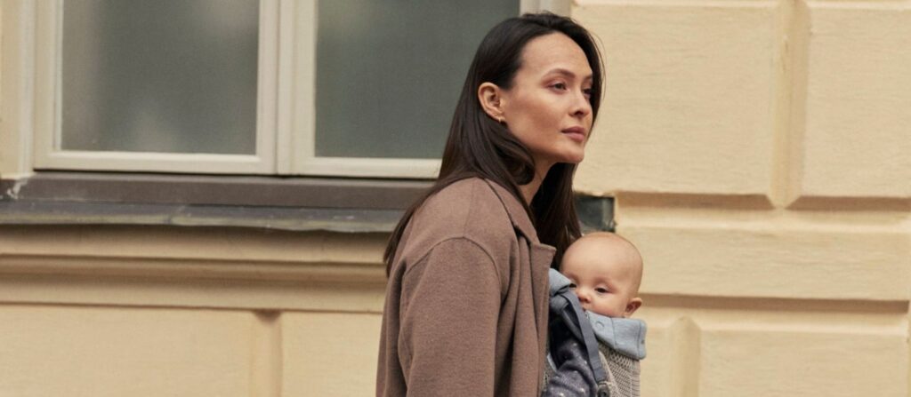 BabyBjörn Harmony, el portabebés ergonómico diseñado para ofrecer comodidad y cercanía entre padres y bebés.
