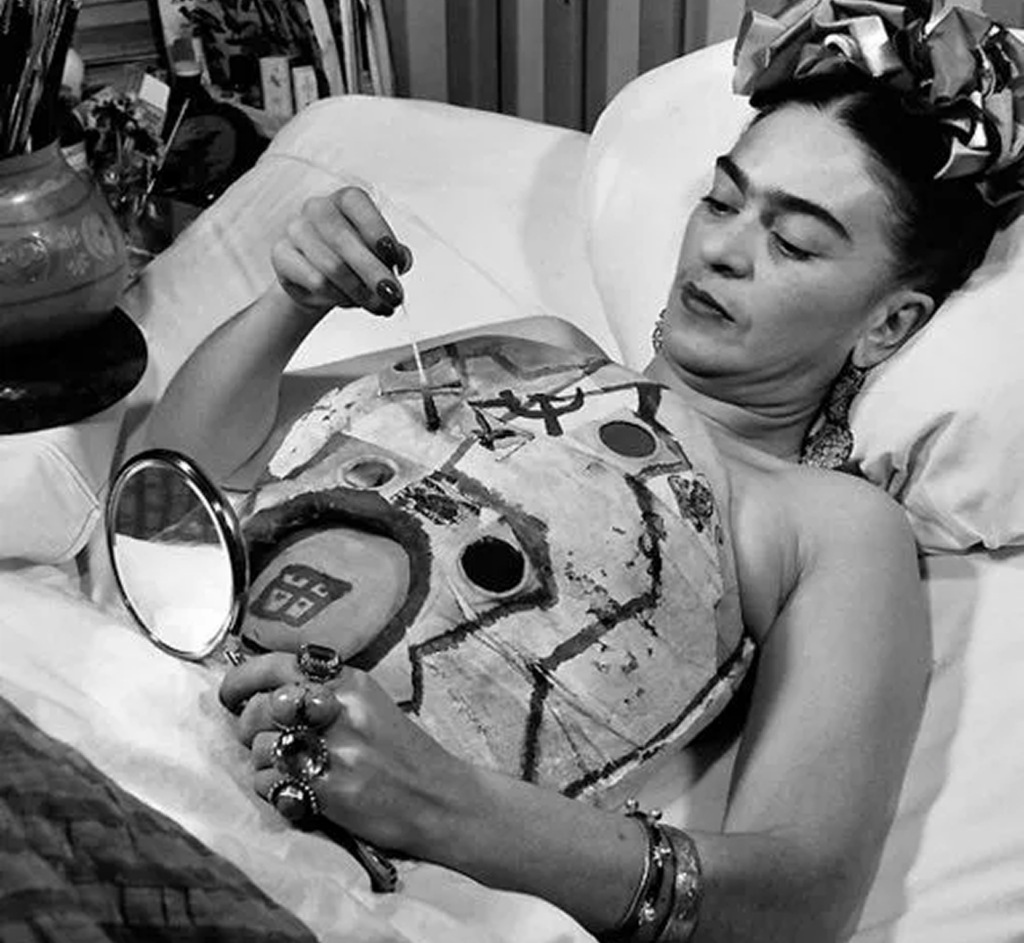 Frida Kahlo beauty and cultural identity within Mexican art