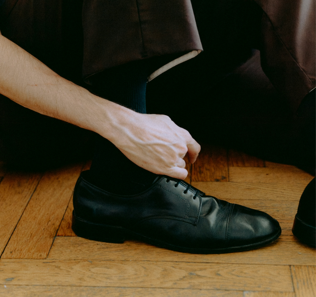 Detail of Guillermo Herrera influencer outfit reflecting his menswear style