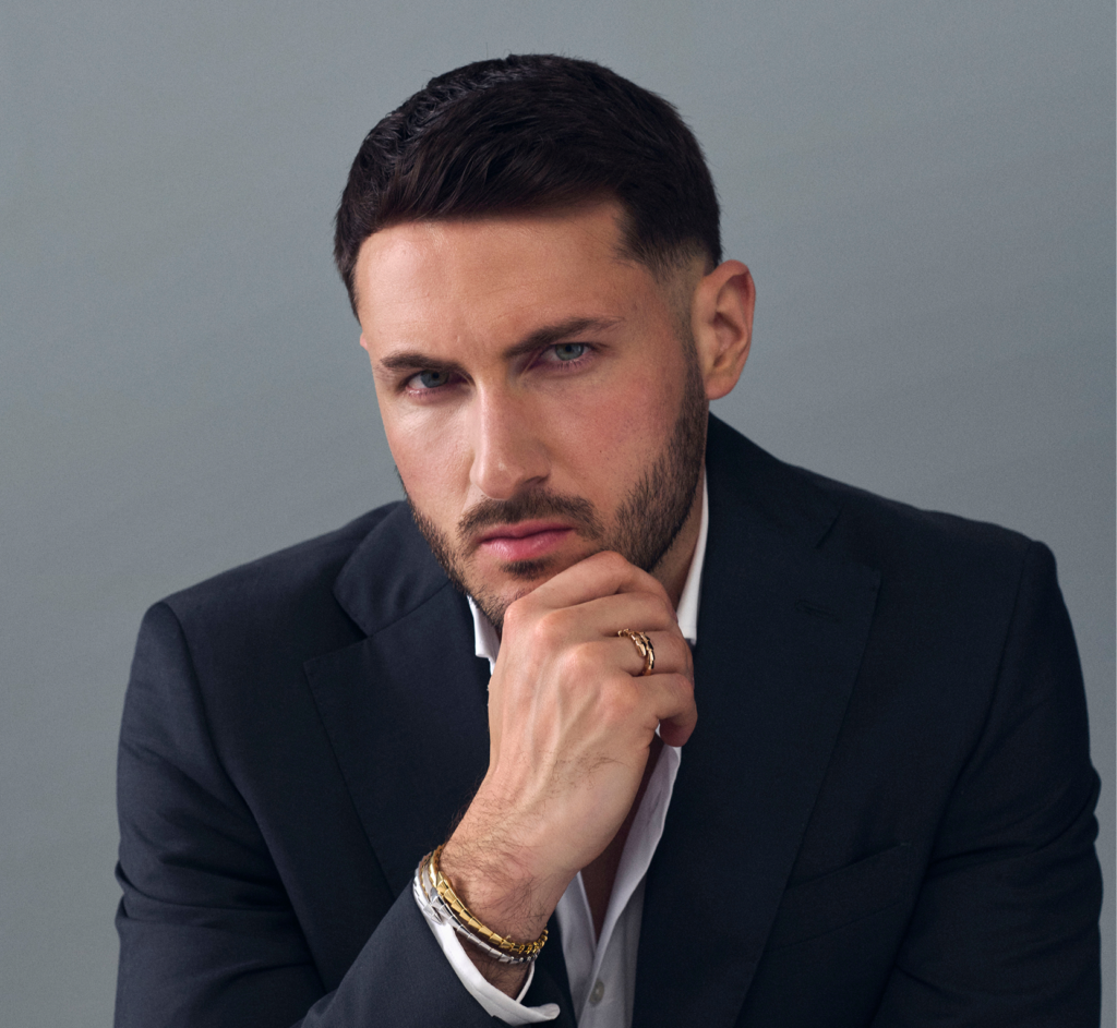 Santiago Giménez Bvlgari presenta al futbolista mexicano como nuevo amigo de la firma