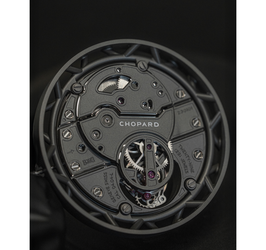 Detalle del movimiento L.U.C 04.04-L del Zagato Lab One Concept de Chopard en titanio ceramizado, con tourbillon visible y arquitectura tubular interna.